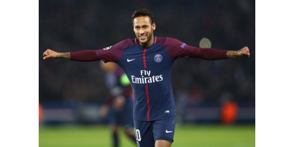 Itku nenä fanit saavat Neymar pelipaidat